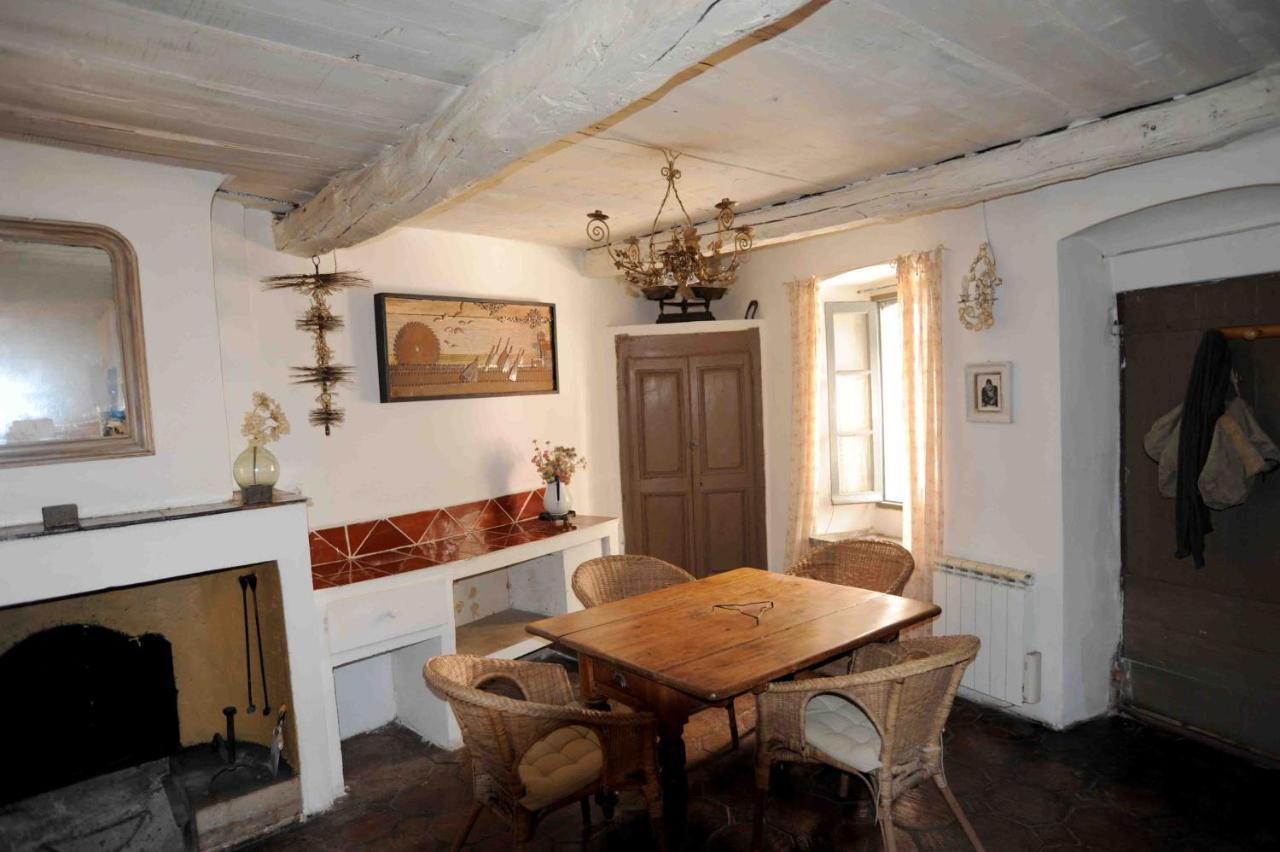 Appartement Dans Le Ciel Tourtour Exteriér fotografie